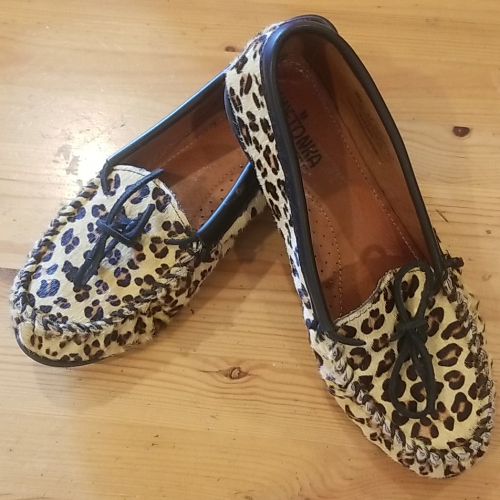 Minnetonka leopard print  moccasins Wom…